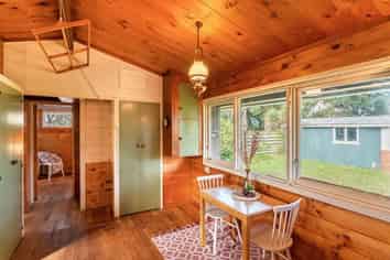 16 Toi Street, Otaki Beach