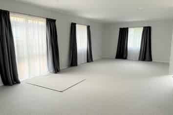 5 Davern Lane, New Lynn