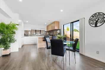 11B Edgewood Way, Henderson