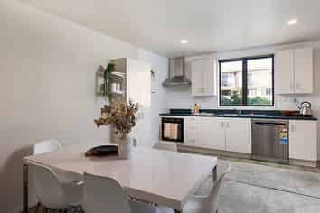7/27 Rossmay Terrace, Mount Eden