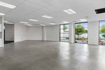 Owner Occupier - Main Road Profile