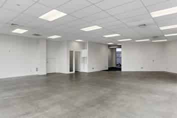 Owner Occupier - Main Road Profile