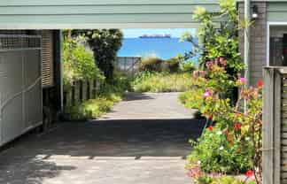 * Oceanbeach Road, Mount Maunganui