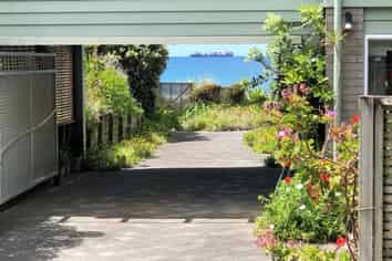 * Oceanbeach Road, Mount Maunganui