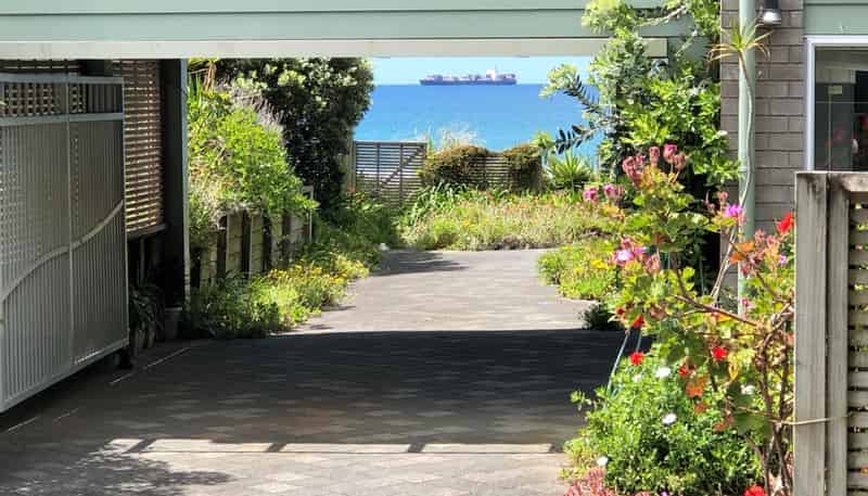 * Oceanbeach Road, Mount Maunganui