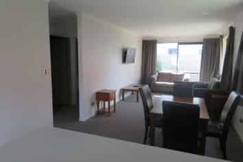 3/173 Knighton Road, Hillcrest