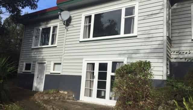 2 Woodstock Terrace, Tawa