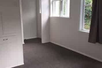 2 Woodstock Terrace, Tawa