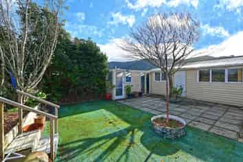 99 California Drive, Totara Park