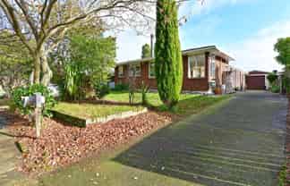 99 California Drive, Totara Park