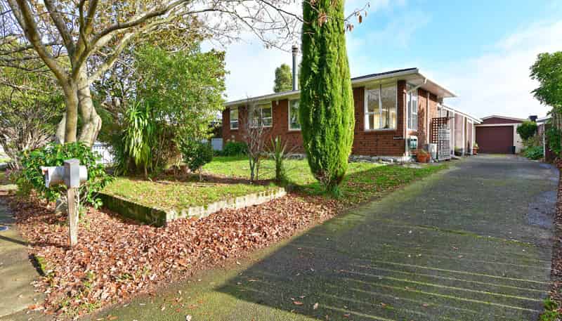 99 California Drive, Totara Park