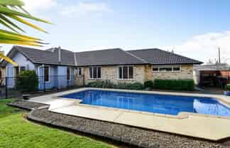 14 Rosewood Court, Huntington