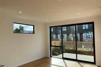 6 Manahi Lane, Panmure