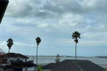 6 Manahi Lane, Panmure