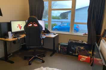 1018C Totara Street, Mahora