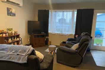 1018C Totara Street, Mahora