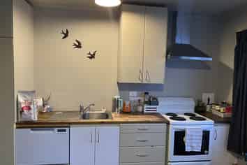 1018C Totara Street, Mahora