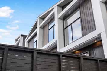 14/37 Glen Atkinson Street, Saint Heliers