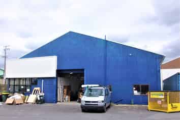 Warehouse with excellent transport links
