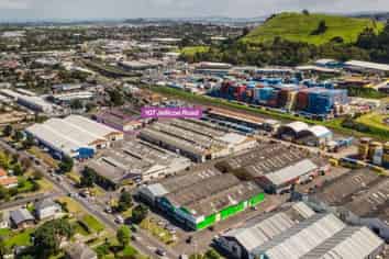 High profile clear span warehouse