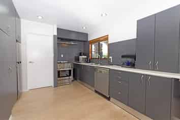 2/9 Applewood Drive, Henderson