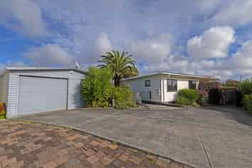 2/9 Applewood Drive, Henderson