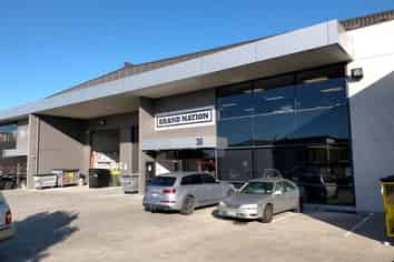 Well Presented Commercial Warehouse