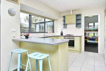 7 Bering Street, Northwood