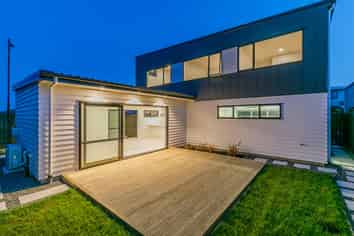 2 Agnes Court, Silverdale