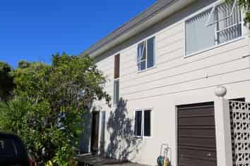 2/401 East Coast RD, Mairangi Bay