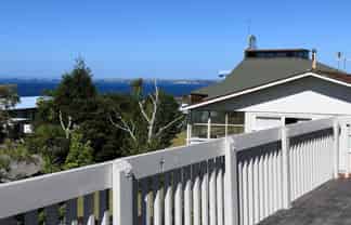 2/401 East Coast RD, Mairangi Bay