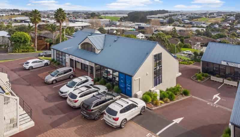 10/324-328 Sunset Road, Albany