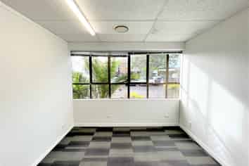 CENTRAL EPSOM GROUND FLOOR SPACE