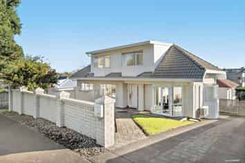 237 St Andrews Road, Epsom