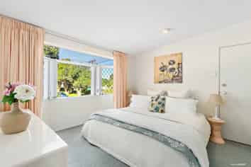 237 St Andrews Road, Epsom