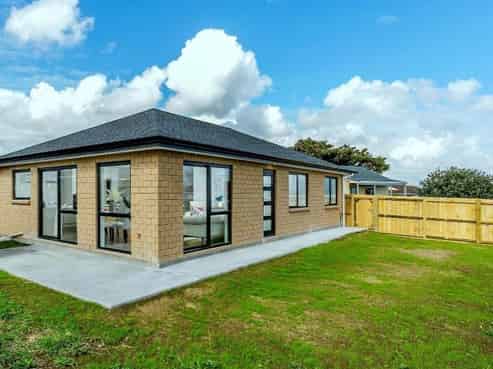 1/25 Kennington Drive, Clendon Park