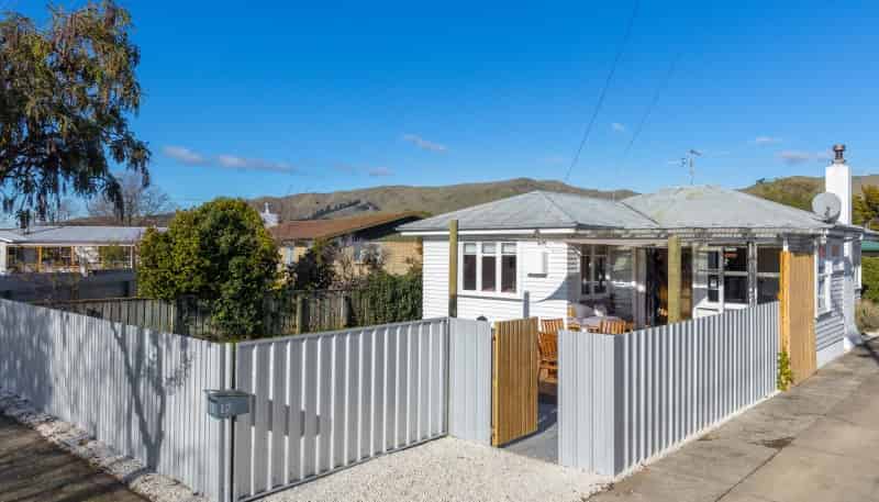 12 Julian Street, Redwoodtown