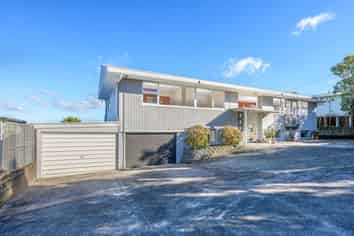 32 Lynbrooke Avenue, Blockhouse Bay