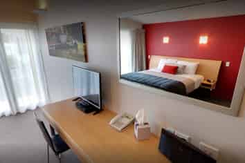 Hamilton Executive Lease