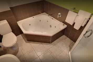 Hamilton Executive Lease