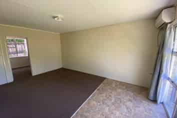 27B Resthill Crescent, Glenview