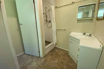 27B Resthill Crescent, Glenview