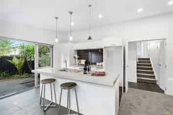 38A Sequoia Place, Sunnynook