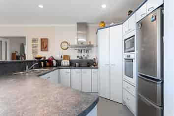 2 Island View Heights, Coastlands