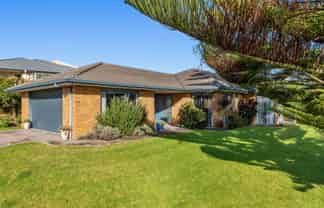 2 Island View Heights, Coastlands