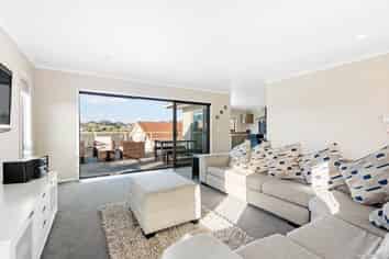 4 & 4A Cable Bay Block Road, Coopers Beach