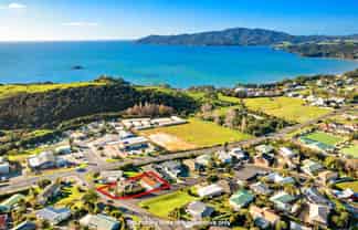 4 & 4A Cable Bay Block Road, Coopers Beach