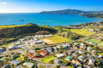 4 & 4A Cable Bay Block Road, Coopers Beach