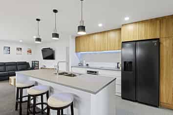 19 Broadway Parade, Rolleston