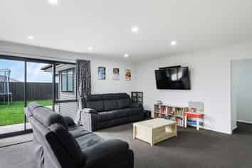 19 Broadway Parade, Rolleston